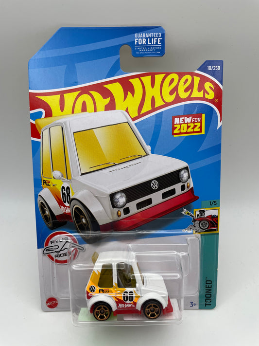 Hot Wheels - Tooned #10 1/5 Volkswagen Golf MK1 White 2021 #103233