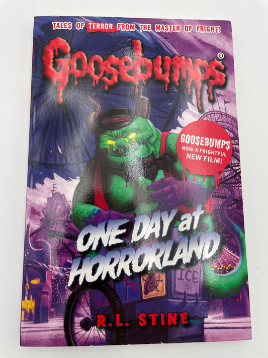 Goosebumps Book - One Day at Horror Land 2015 #102154
