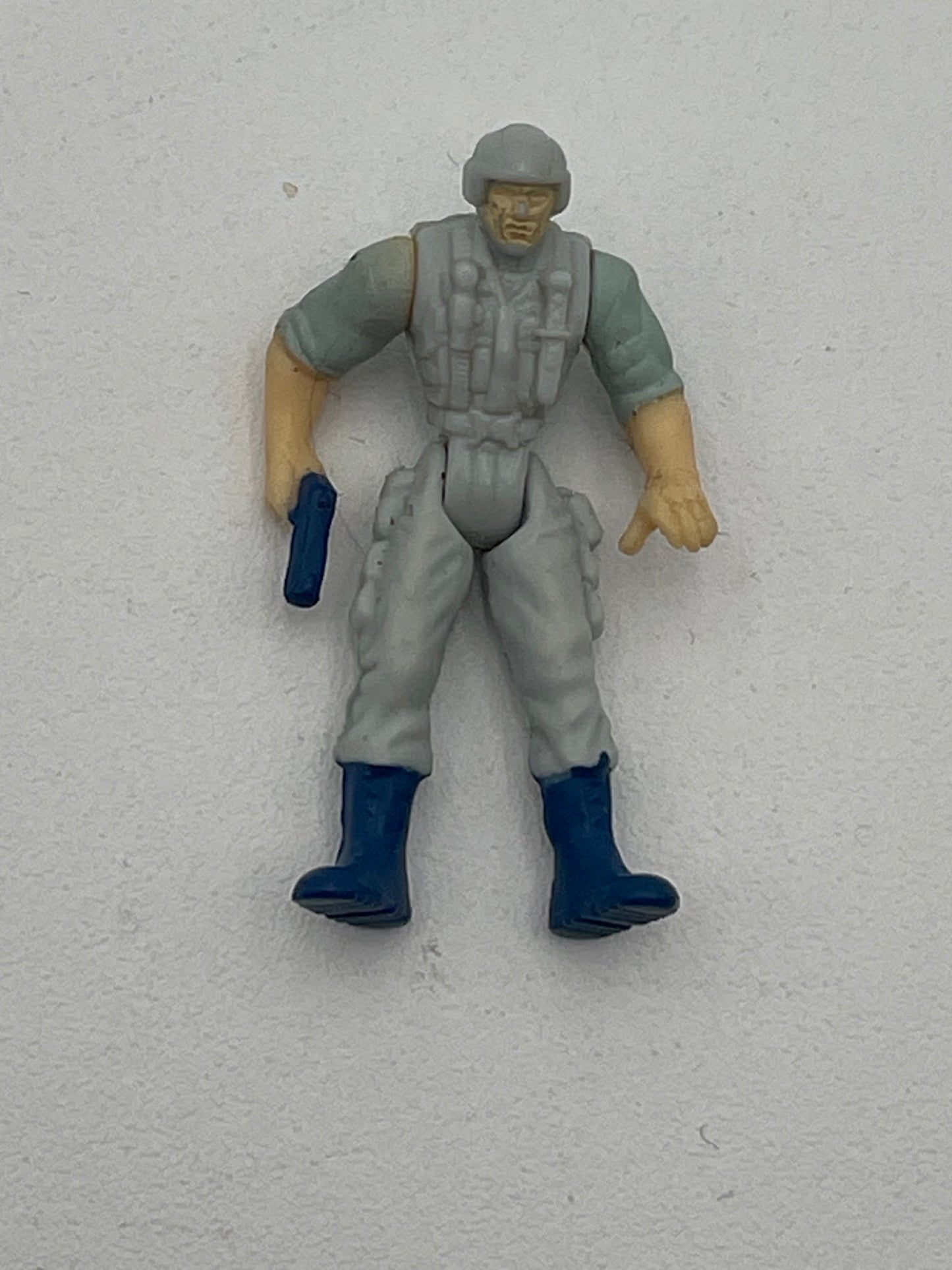 Micro Machines - Figure - Army Grey w/ Blue Gun #104708
