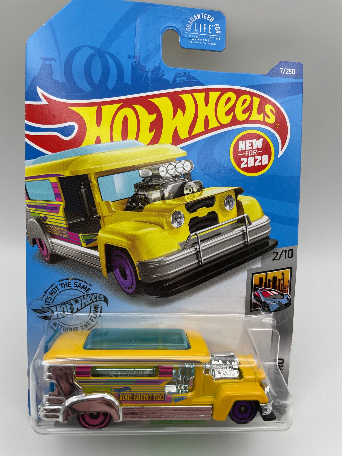 Hot Wheels - Metro #7 2/10 Road Bandit Yellow 2020 #103145