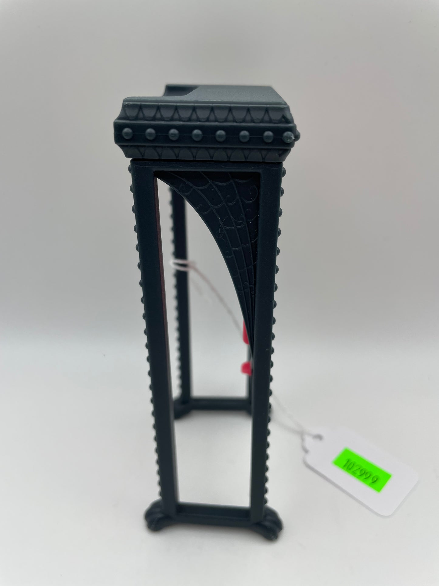 Monster High Deluxe School - Pink / Black Podium #102999