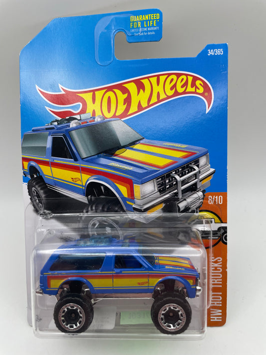 Hot Wheels - Hot Trucks #34 8/10 Chevy Blazer 4x4 Blue 2017 #103163
