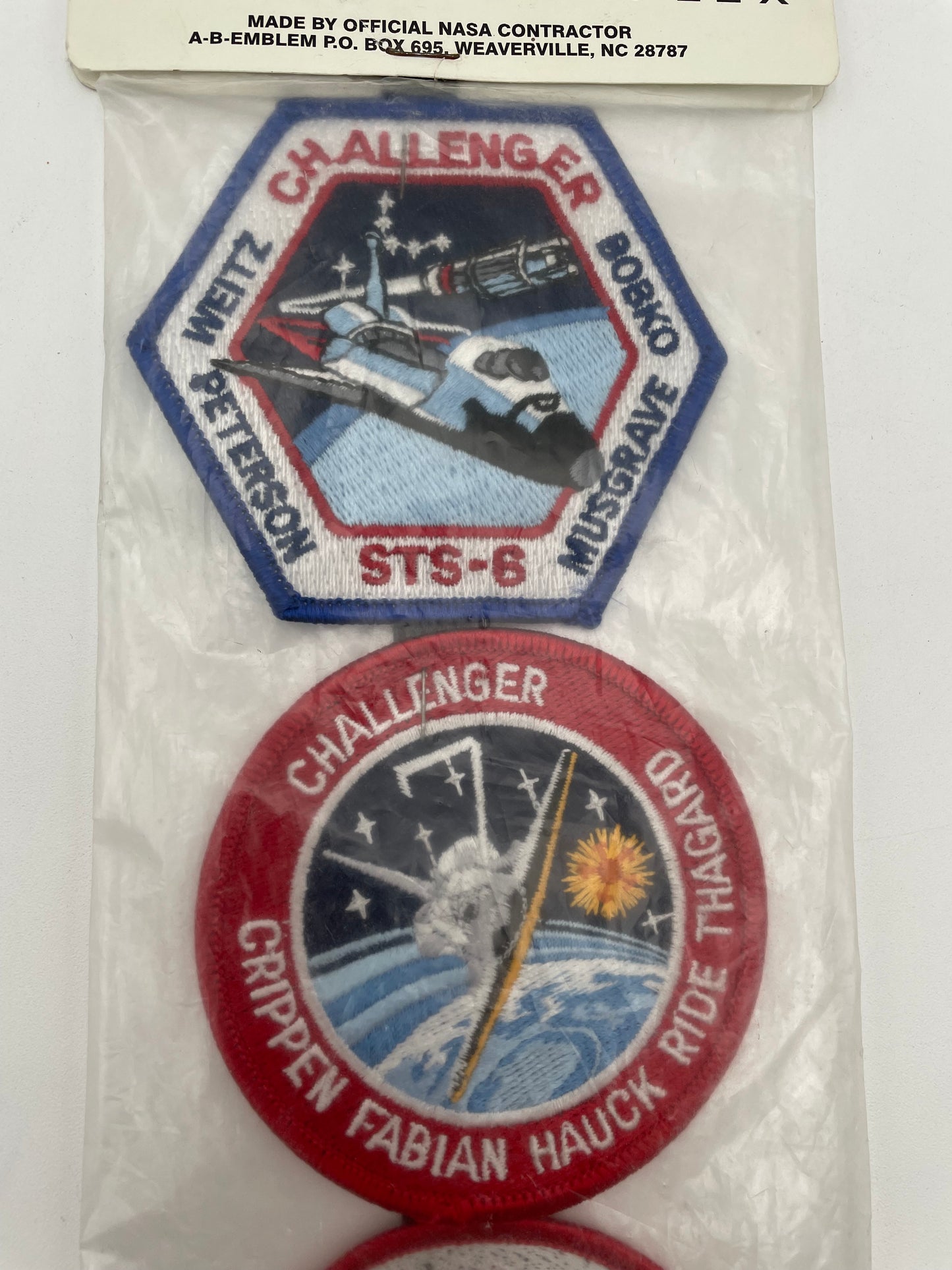 Kennedy Space Center - 10 Flights Challenger Emblem Collection 1986 #103540