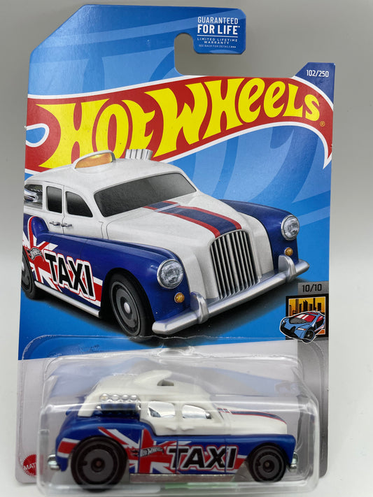 Hot Wheels - Metro #102 10/10 Cockney Cab II White 2022 #103143