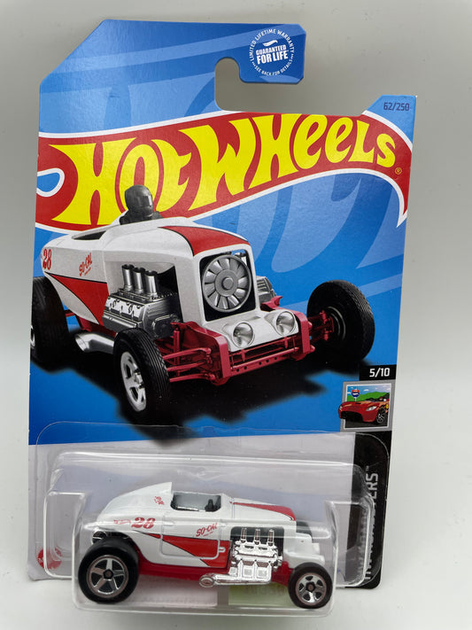 Hot Wheels - HW Roadsters - #62 5/10 Max Steel White/Red 2023 #103286