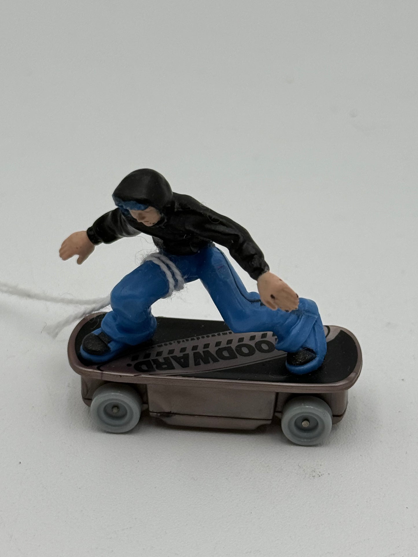 Hot Wheels - Woodward Skateboard - Magnetic Skate Freak - Black Hoodie 2006 #105264