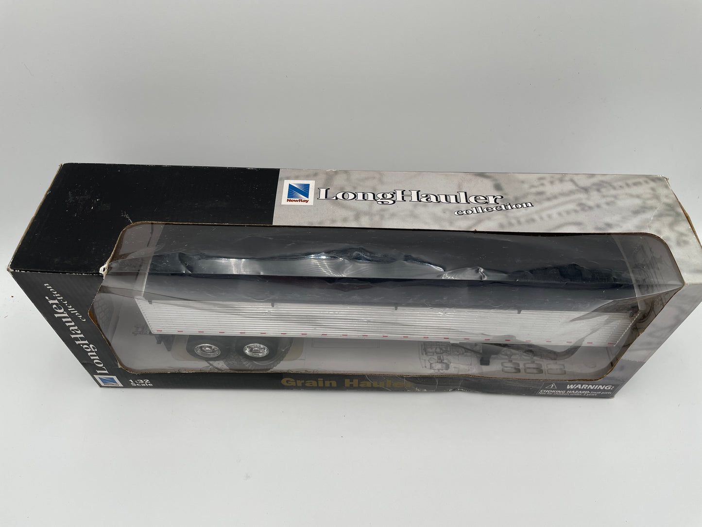 New Ray - Long Hauler Collection - Grain Hauler 1:32 - #102705