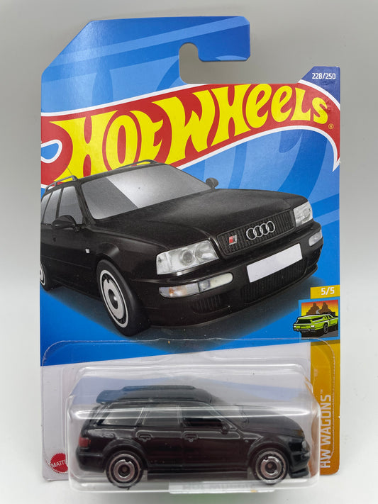 Hot Wheels - Wagons #228 5/5 ‘94 Audi Avant RS2 2022 #103169