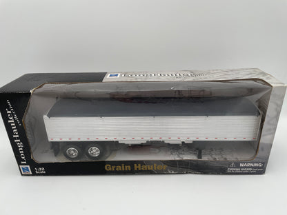 New Ray - Long Hauler Collection - Grain Hauler 1:32 - #102705