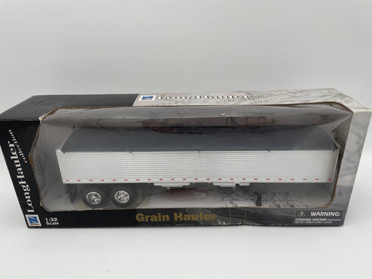 New Ray - Long Hauler Collection - Grain Hauler 1:32 - #102705