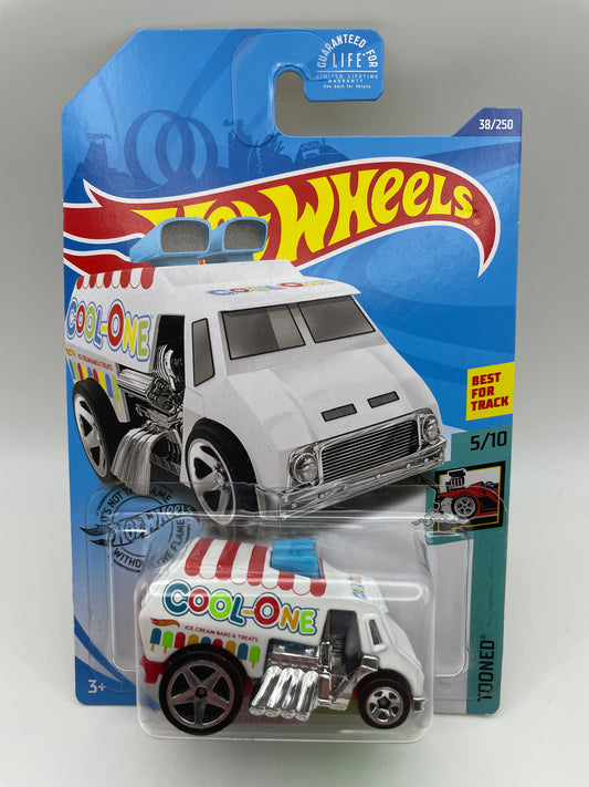 Hot Wheels - Tooned #38 5/10 Cool One White 2020 #103159