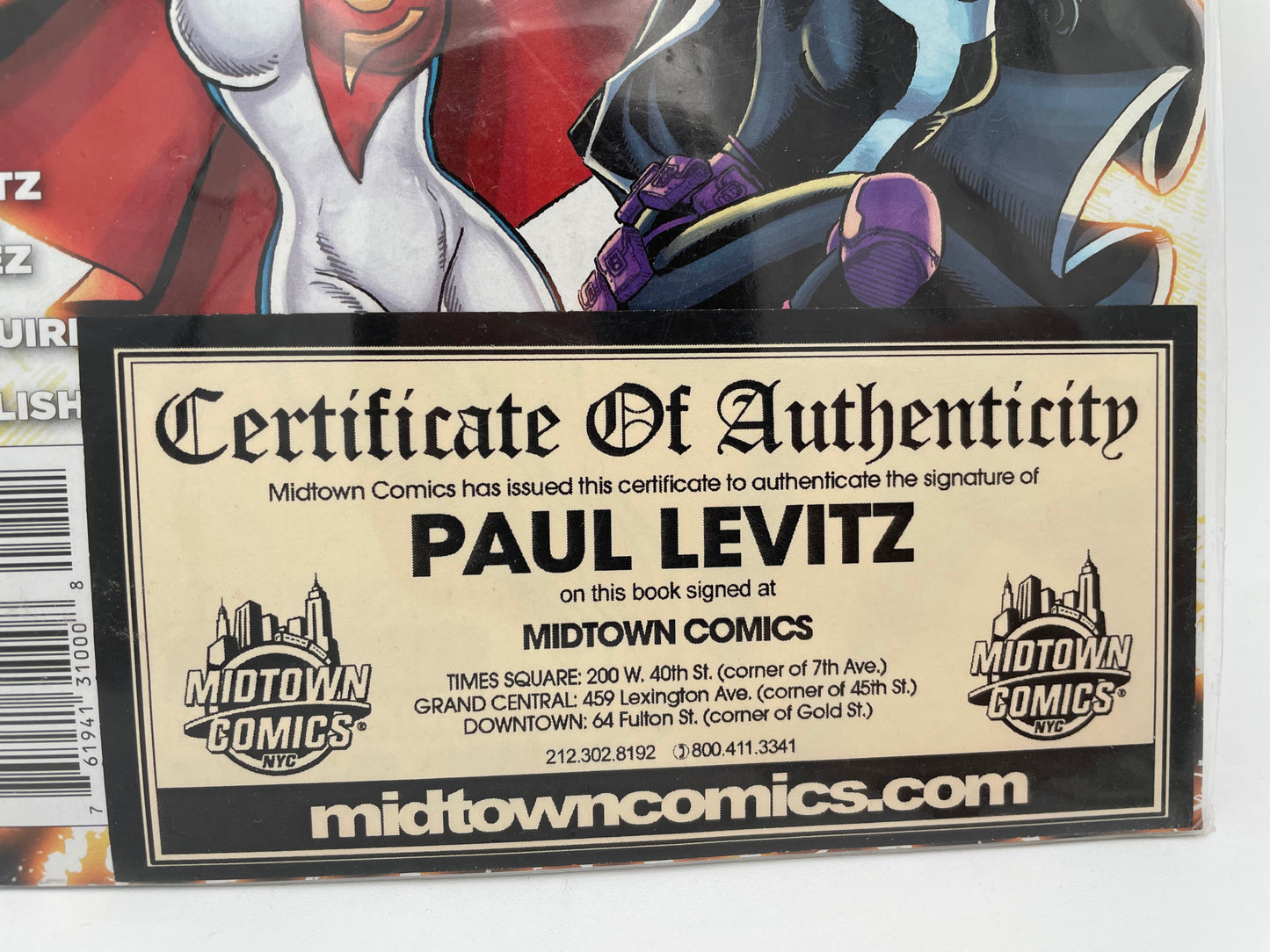 DC Comics - Huntress Power Girl #1 - Signed Copy by Paul Levitz #102713