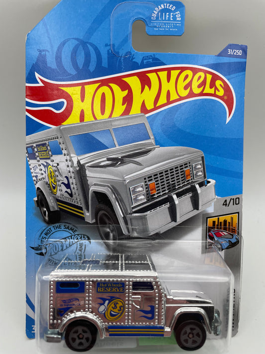 Hot Wheels - Metro #31 4/10 Armored Truck Chrome 2020 #103133