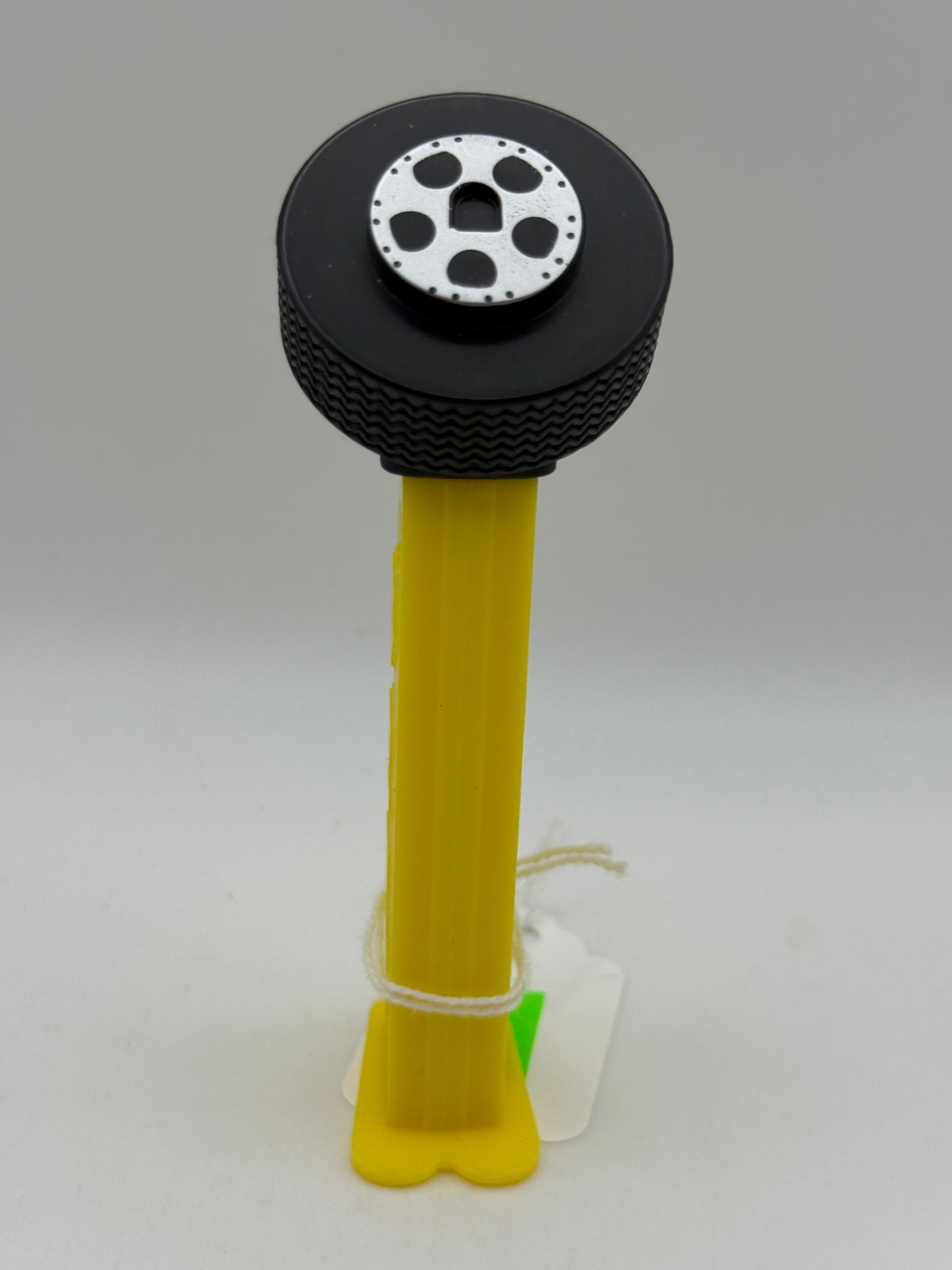 PEZ - Mfg China - Tire Yellow Base #107549
