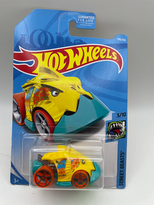 Hot Wheels - Street Beasts #178 3/10 Piranha Terror 2019 #103241