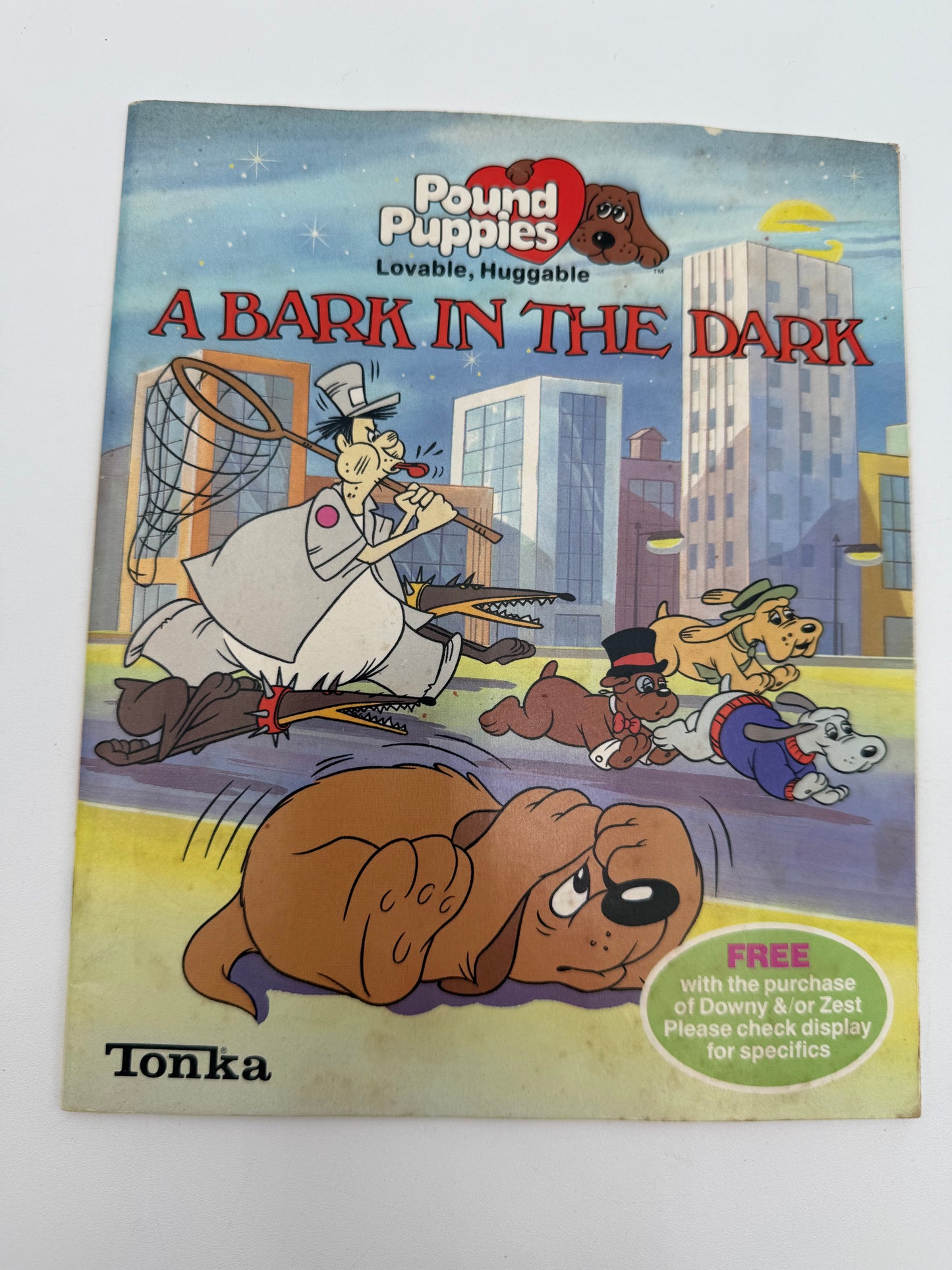 Pound Puppies - Softcover Book - A Bark in the Dark 1985 #105370