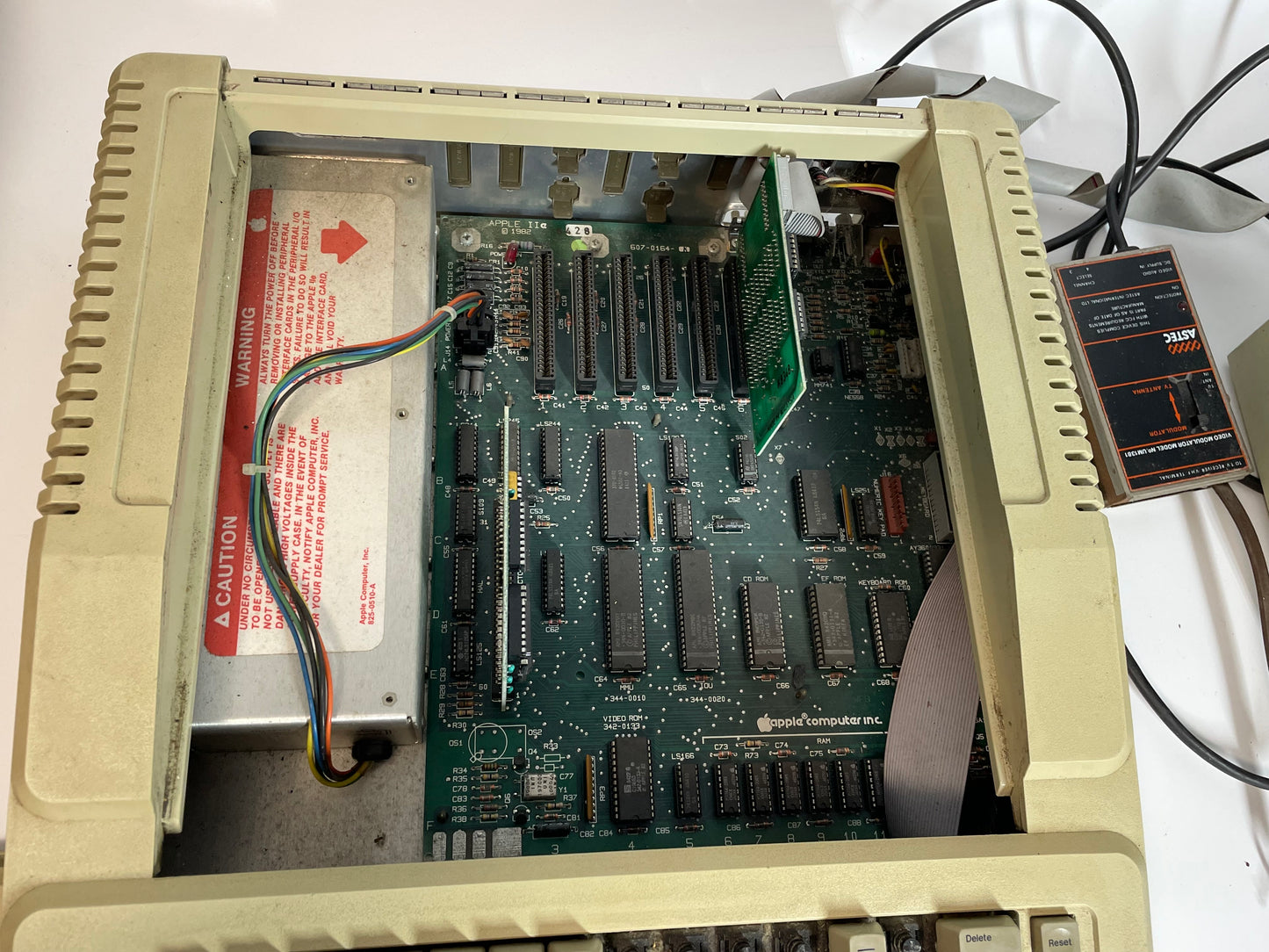 Vintage Apple IIe Computer “As Is”