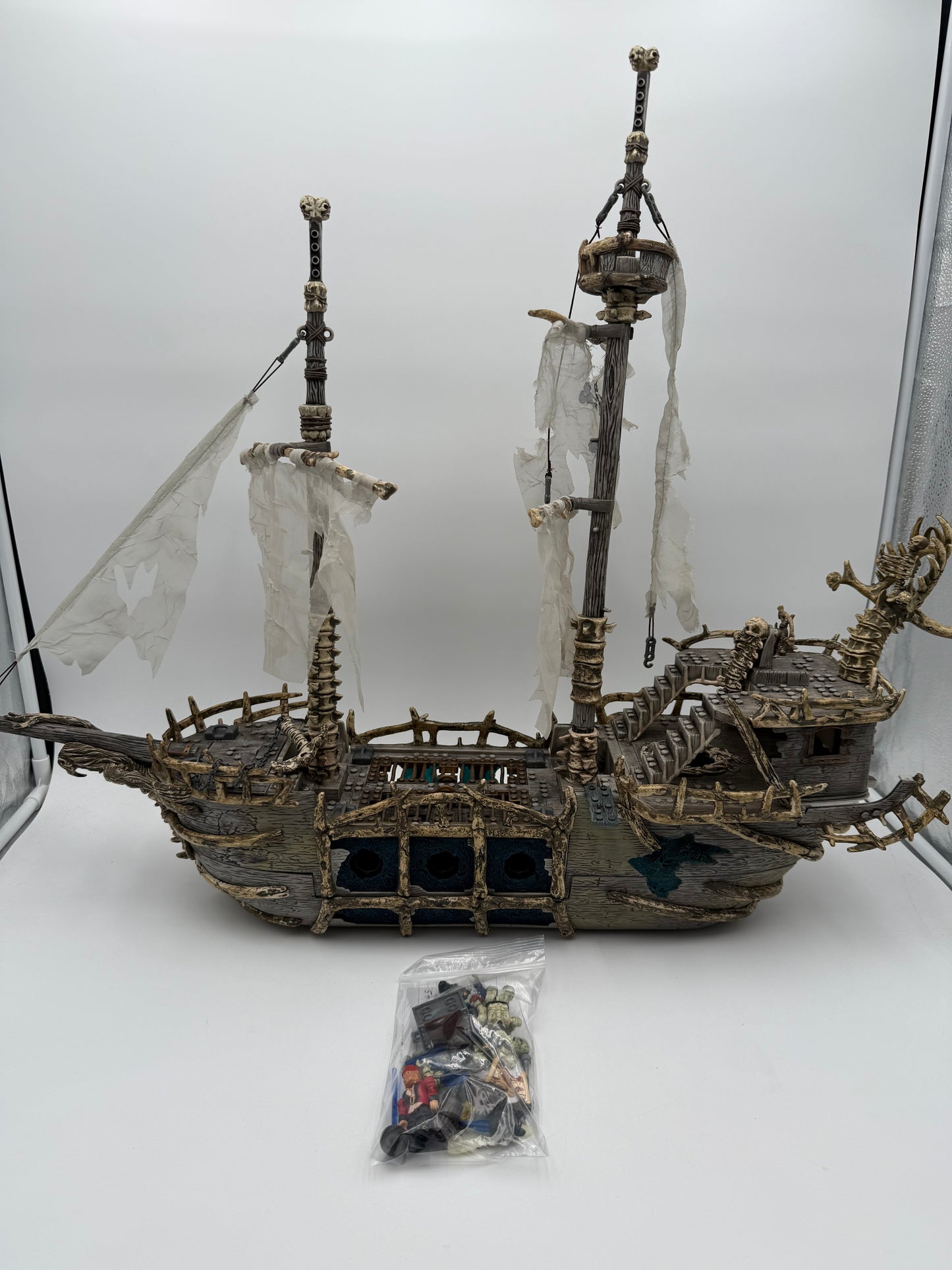 Mega Bloks - Pyrates - Dread Eyes Phantom 3660 - 2005 #104940