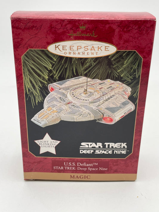 Star Trek - Hallmark Ornament - DS9 USS Defiant 1997 #104514
