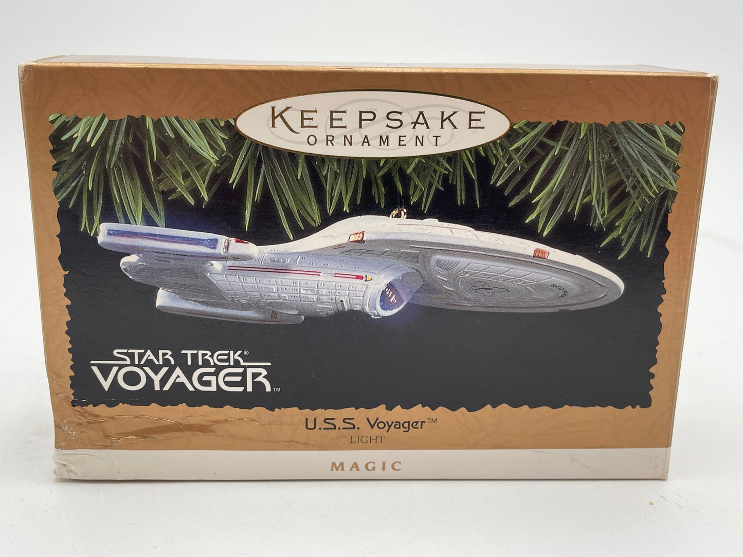 Star Trek - Hallmark Ornament - USS Voyager 1996 #104515